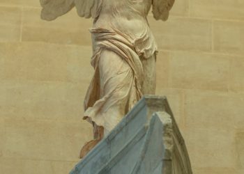 A Visual Journey Through the Louvre: Must-See Masterpieces